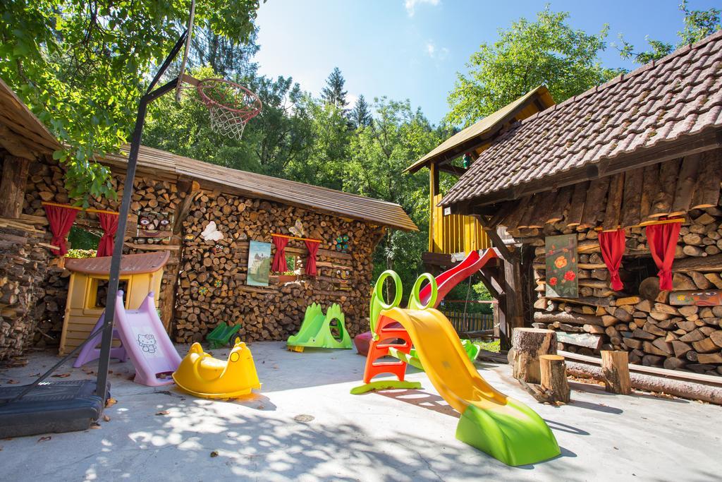 Guest House Gostisce Gacnk V Logu Церкно Екстериор снимка